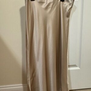 Quince Elegant champagne, beige silk  Midi Skirt size M , excellent condition